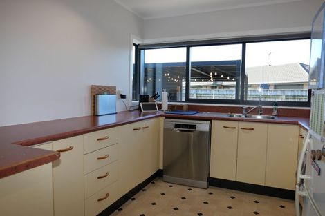 Photo of property in 20 Spackman Crescent, Paraparaumu, 5032