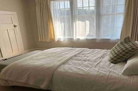 Photo of property in Pukehinau Flats, 4/1 Brooklyn Road, Mount Cook, Wellington, 6011