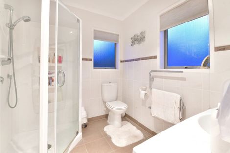 Photo of property in 24 Chesterfield Way, Orewa, 0931