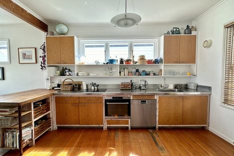 Photo of property in 35 Exeter Street, Lyttelton, 8082