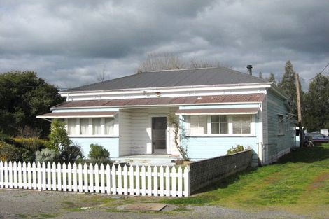 Photo of property in 4 Johnson Street, Waipawa, 4210