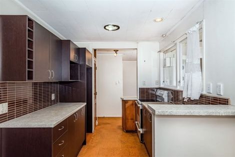 Photo of property in 61 Easton Park Parade, Glenfield, Auckland, 0629