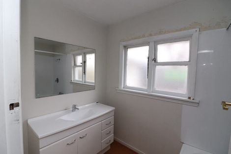 Photo of property in 10 Ontario Place, Wainoni, Christchurch, 8061