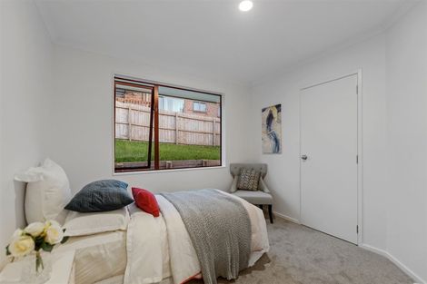 Photo of property in 5 Marbella Crescent, Oteha, Auckland, 0632