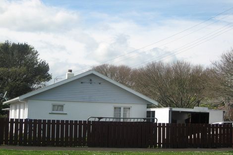 Photo of property in 129 Govett Avenue, Frankleigh Park, New Plymouth, 4310