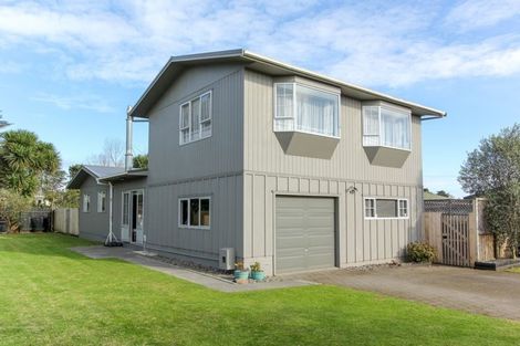 Photo of property in 114 Wairau Road, Oakura, 4314