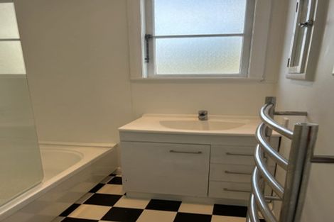 Photo of property in 530 Featherston Street, Roslyn, Palmerston North, 4414