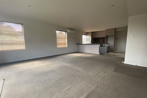 Photo of property in 38b Ruskin Road, Newlands, Wellington, 6037