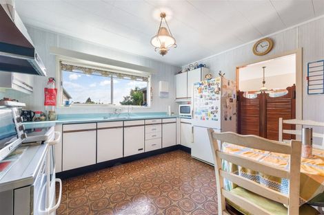 Photo of property in 11 Pamela Place, New Lynn, Auckland, 0600