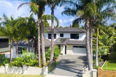 Photo of property in 7 Oakpark Place, West Harbour, Auckland, 0618