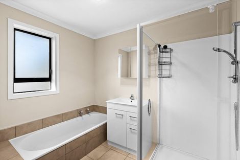 Photo of property in 2/71 Meeanee Road, Taradale, Napier, 4112