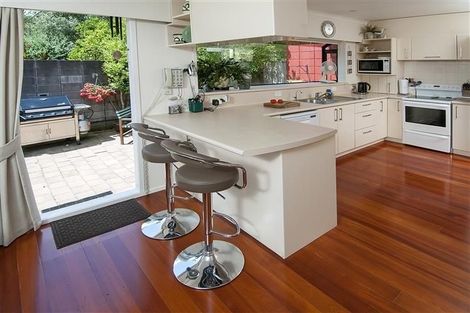 Photo of property in 53 Thatcher Street, Mission Bay, Auckland, 1071