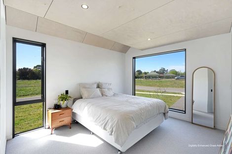 Photo of property in 82 Queens Avenue, Waikuku Beach, 7402