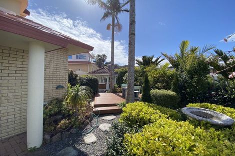 Photo of property in 5 Gretna Green, Browns Bay, Auckland, 0630