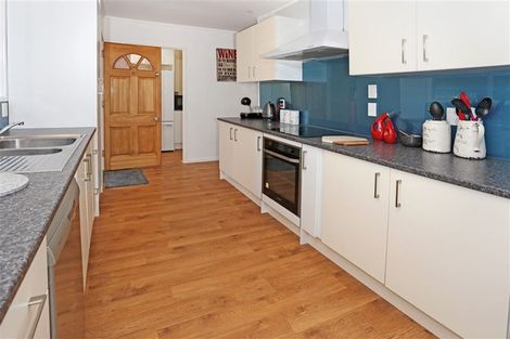 Photo of property in 26 Wirihana Road, Titirangi, Auckland, 0604