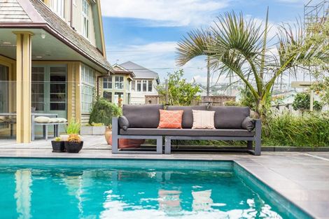 Photo of property in 111 Brougham Street, Mount Victoria, Wellington, 6011