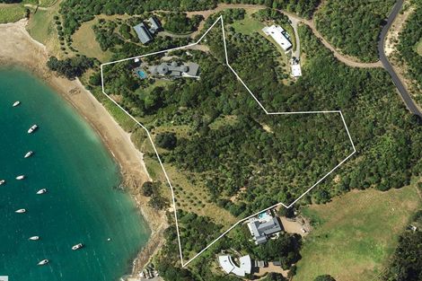 Photo of property in 124 Delamore Drive, Oneroa, Waiheke Island, 1081