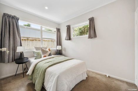 Photo of property in 10 Kaikoura Street, Henderson, Auckland, 0612