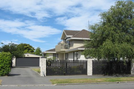 Photo of property in 46 Royal Park Drive, Parklands, Christchurch, 8083