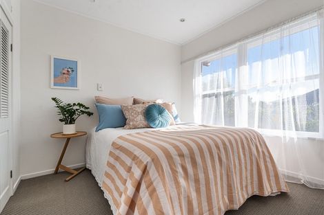 Photo of property in 2/11 Winscombe Street, Belmont, Auckland, 0622