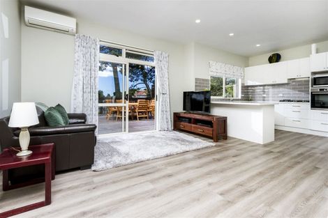 Photo of property in 17 Bushglen Court, Browns Bay, Auckland, 0630