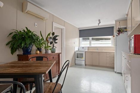 Photo of property in 1 Lyndhurst Street, Awapuni, Gisborne, 4010