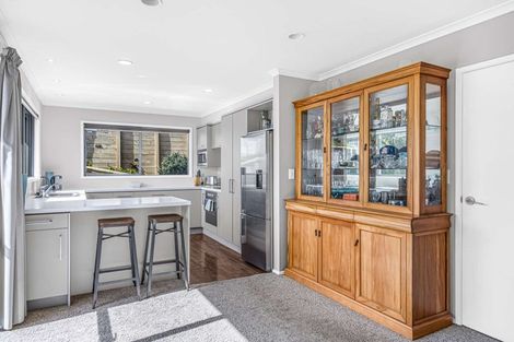 Photo of property in 23 York Crescent, Westown, New Plymouth, 4310