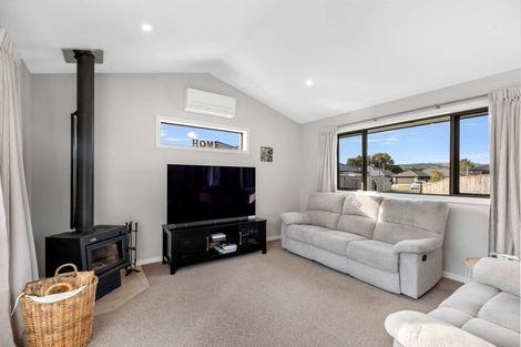 Photo of property in 28 Monarch Drive, Ashhurst, 4810