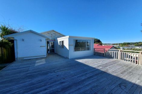 Photo of property in 132 Pioneer Road, Moturoa, New Plymouth, 4310