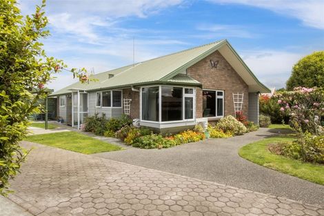 Photo of property in 6 Fencourt Crescent, Katikati, 3129