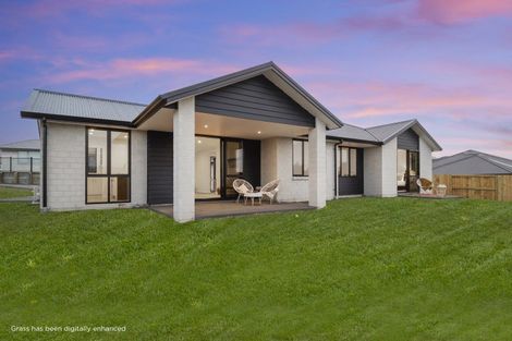 Photo of property in 17 Anglers Way, Omokoroa, 3114
