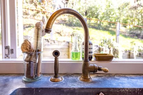 Photo of property in 24 Miro Road, Palm Beach, Waiheke Island, 1081