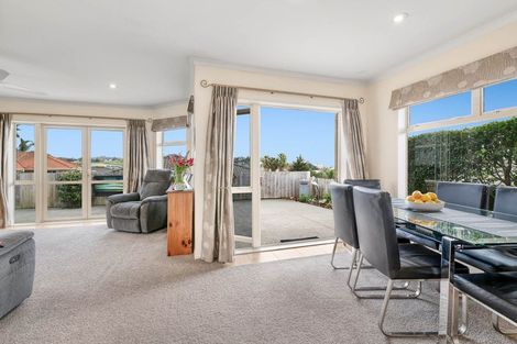Photo of property in 16 Elan Place, Stanmore Bay, Whangaparaoa, 0932