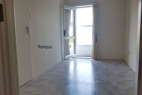 Photo of property in 5 Elizabeth Place, Mairangi Bay, Auckland, 0630