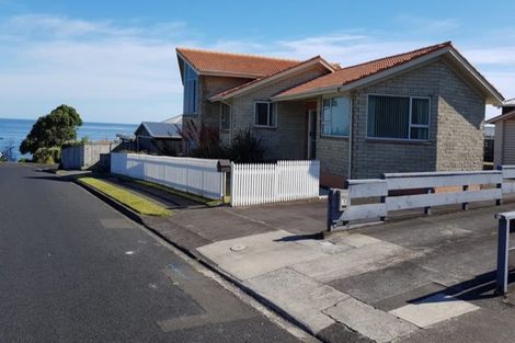 Photo of property in 3 Dixon Street, Oakura, 4314