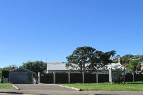 Photo of property in 26 Bracken Road, Paparangi, Wellington, 6037