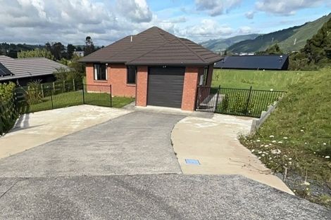 Photo of property in 78 Sunstone Crescent, Timberlea, Upper Hutt, 5018