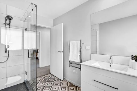 Photo of property in 1 Vogue Circle, Vogeltown, New Plymouth, 4310