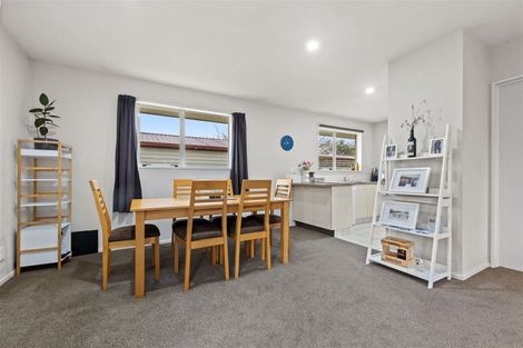 Photo of property in 16a Dunedin Street, Redwood, Christchurch, 8051