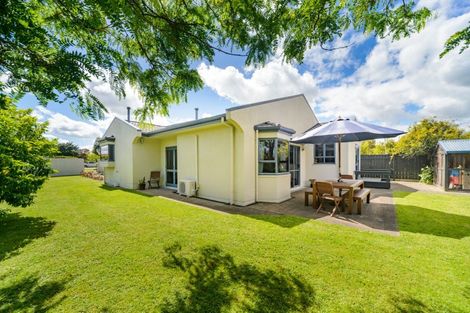 Photo of property in 100 Summerhill Drive, Fitzherbert, Palmerston North, 4410