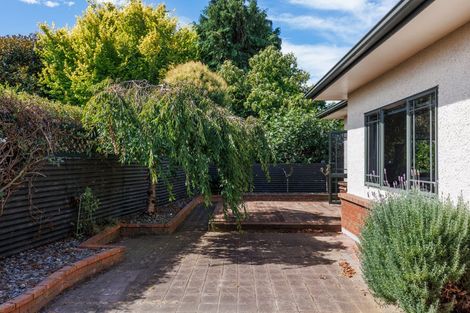 Photo of property in 12 Franklin Avenue, Hokowhitu, Palmerston North, 4410
