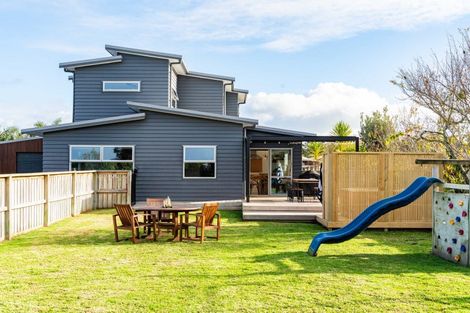 Photo of property in 16 Leslie Street, Mangawhai, 0505