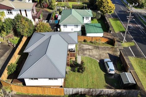 Photo of property in 200a Henderson Valley Road, Henderson, Auckland, 0612
