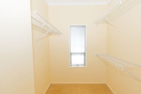 Photo of property in 42 Dress Circle, Newlands, Wellington, 6037