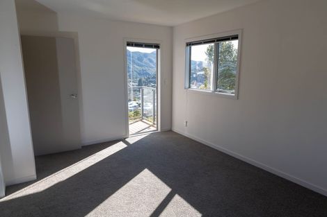 Photo of property in 102 Emerald Hill Drive, Birchville, Upper Hutt, 5018