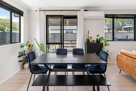 Photo of property in 4 Orawahi Road, Glenbrook, 2681