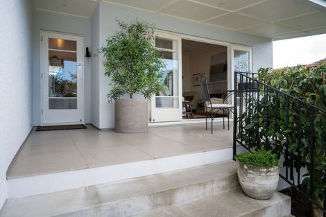 Photo of property in 30 Tauroa Road, Havelock North, 4130