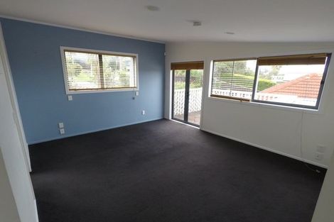 Photo of property in 32 Peter Terrace, Castor Bay, Auckland, 0620