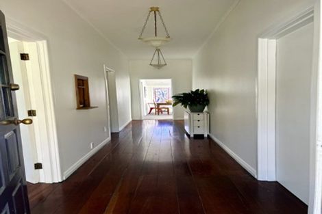 Photo of property in 56 Edinburgh Terrace, Berhampore, Wellington, 6023