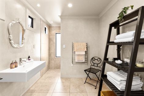 Photo of property in 99 Kent Terrace, Taradale, Napier, 4112